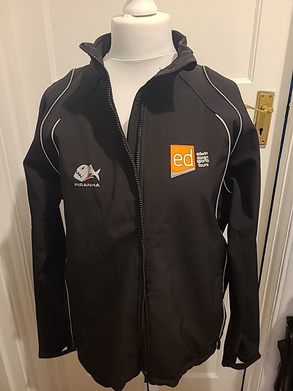 Mens Piranha Size XL Black Zipped Jacket