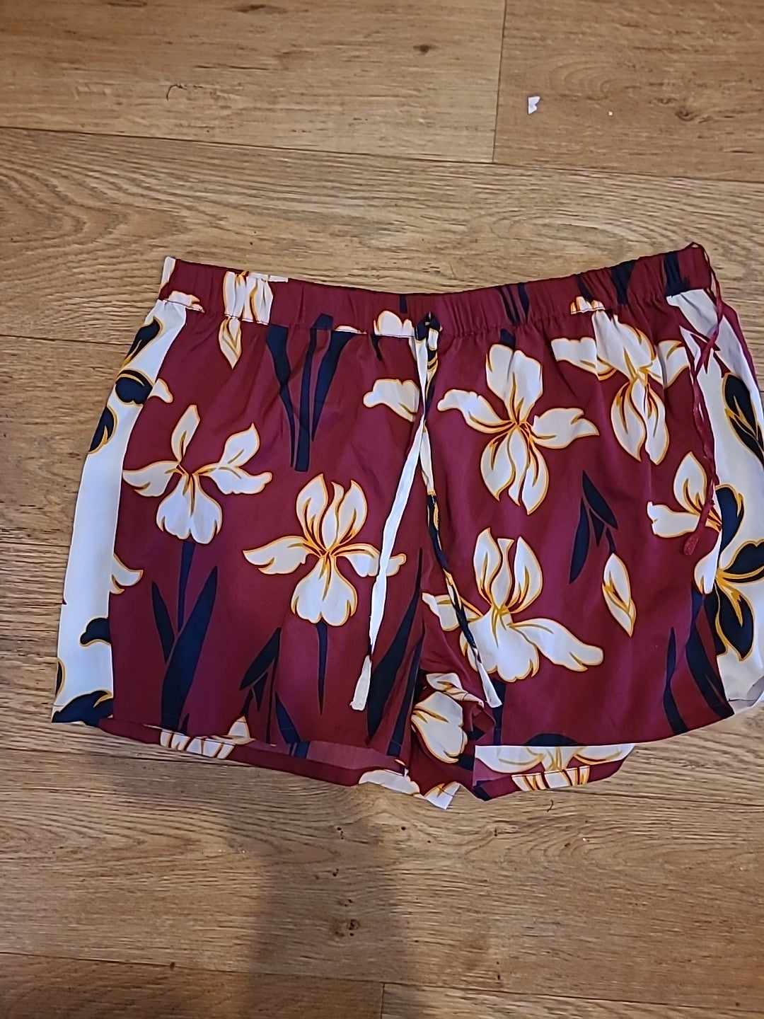 Ladies Pep&Co Size 8-10 Burgundy Floral Elasticated Hot Pants