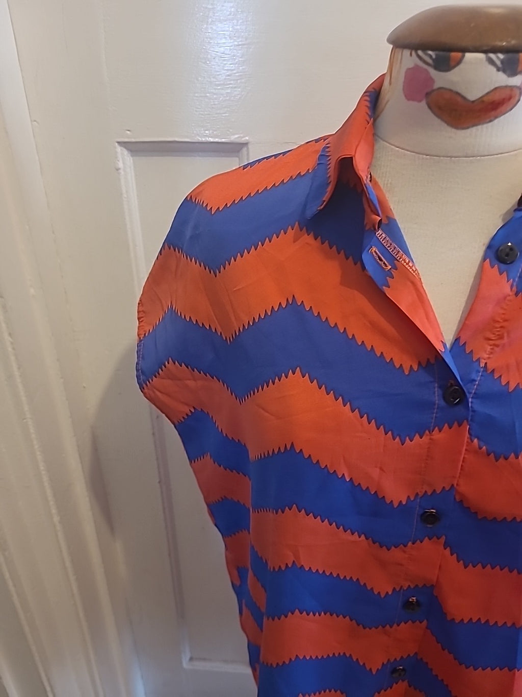 Ladies One&Only Size Small Red Blue Longline Short Sleeved Blouse