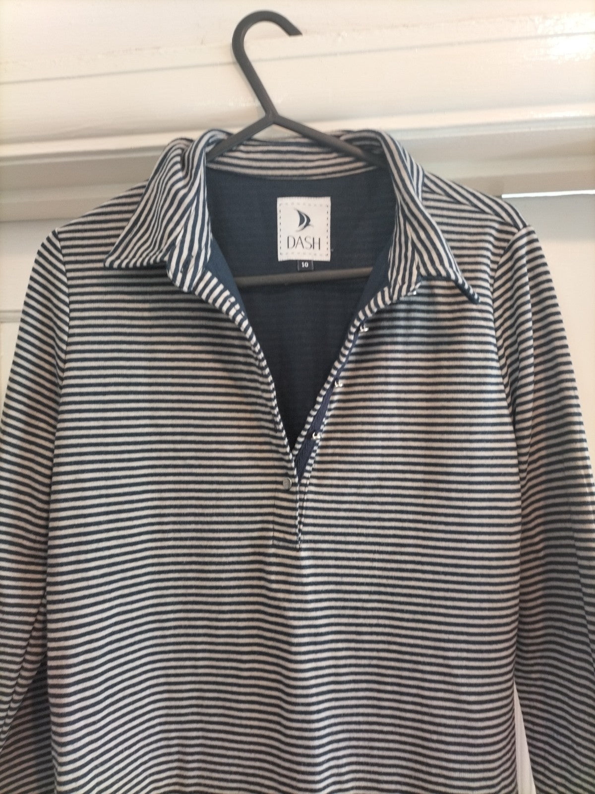 Ladies Long Sleeved Top Size 10 Dash