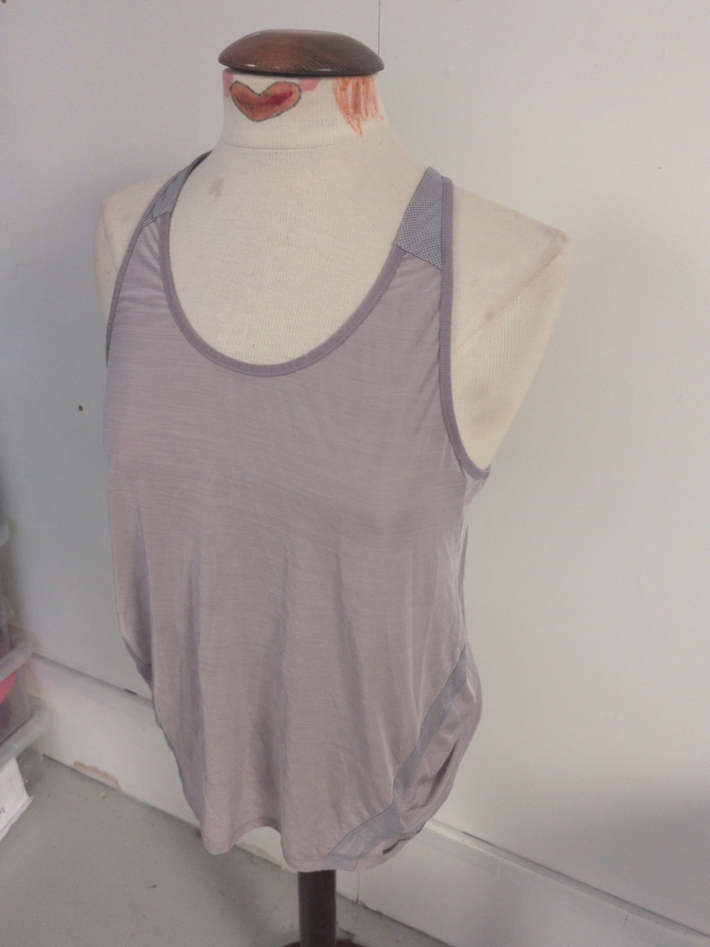 Decathlon Medium Pale Purple Sleeveless Sportswear Top
