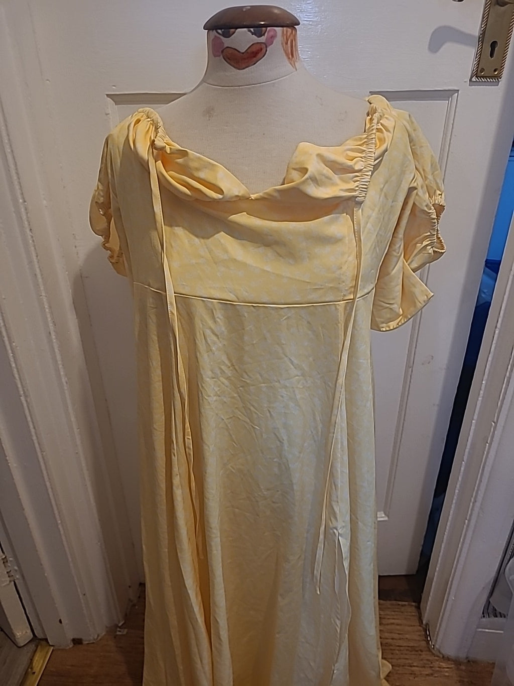 Ladies Size XL Yellow And White Split Hem Dress