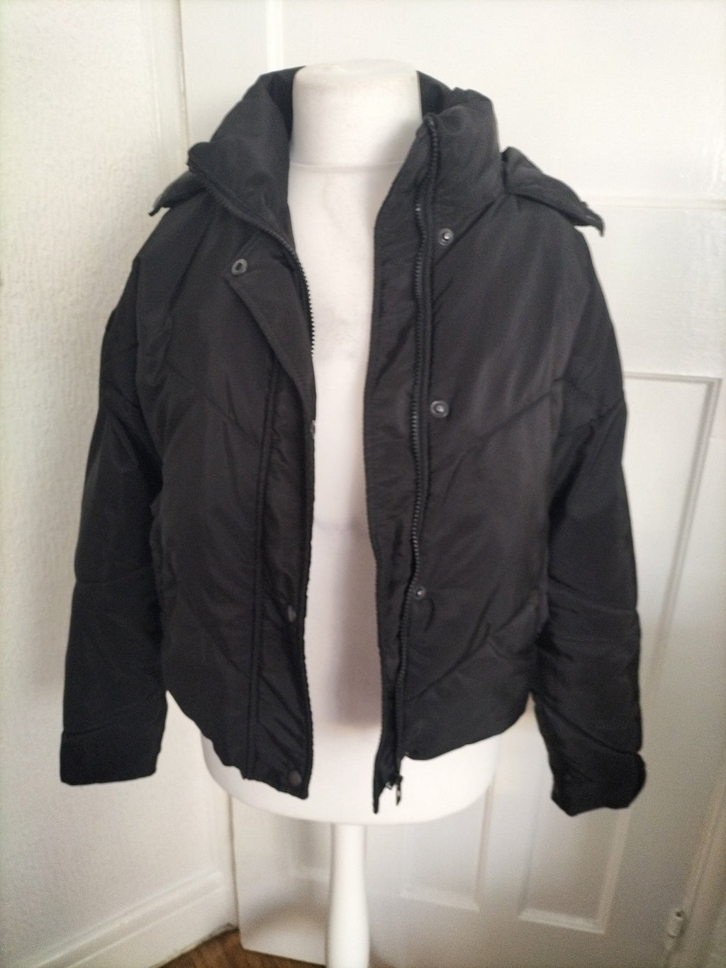 Ladies Size 12 Black Long Sleeved Puffer Jacket
