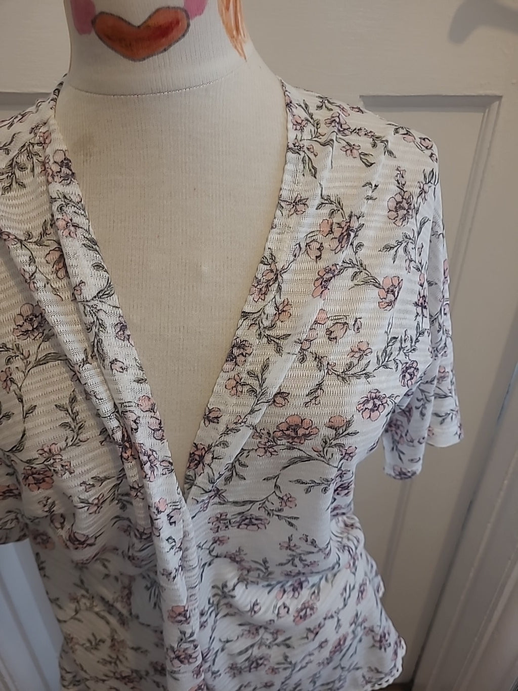 Ladies Dorothy Perkins Size Small Cream Floral Cardigan