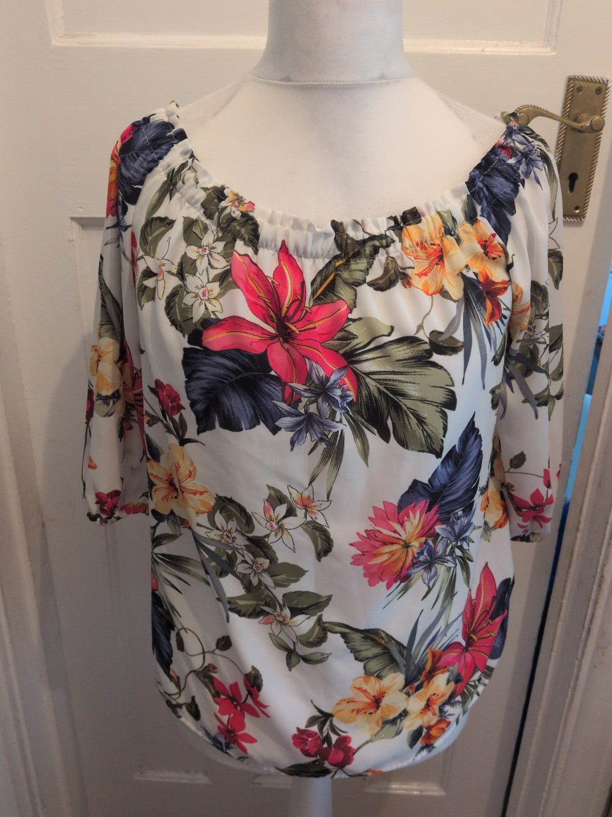 Ladies F&F Size 12 White Floral 3/4 Sleeve Elasticated Hem Blouse