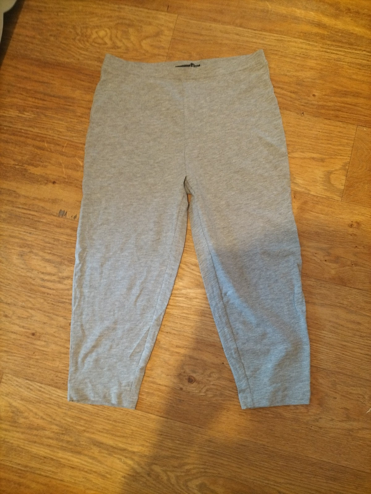 Ladies Primark Size 6 Grey Cropped Leggings
