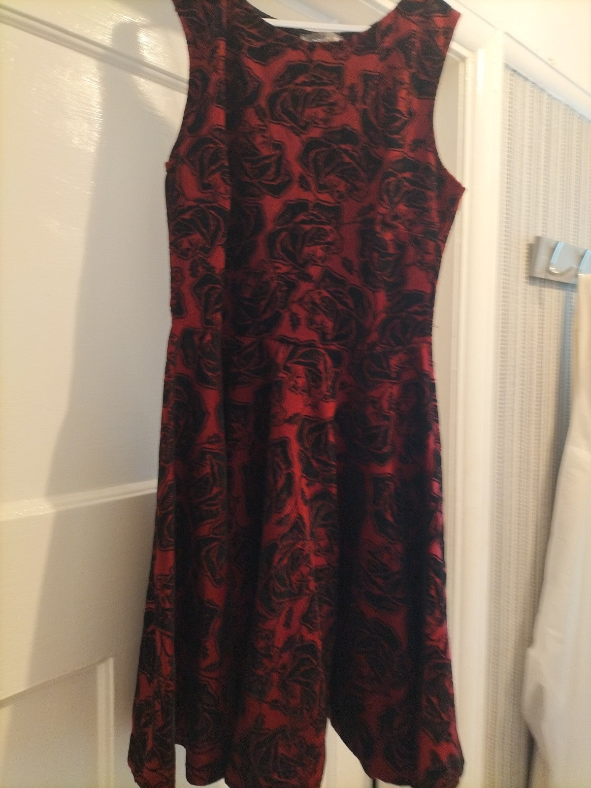 Ladies Apricot Size 12 Deep Purple/Black Sleeveless Dress Floral