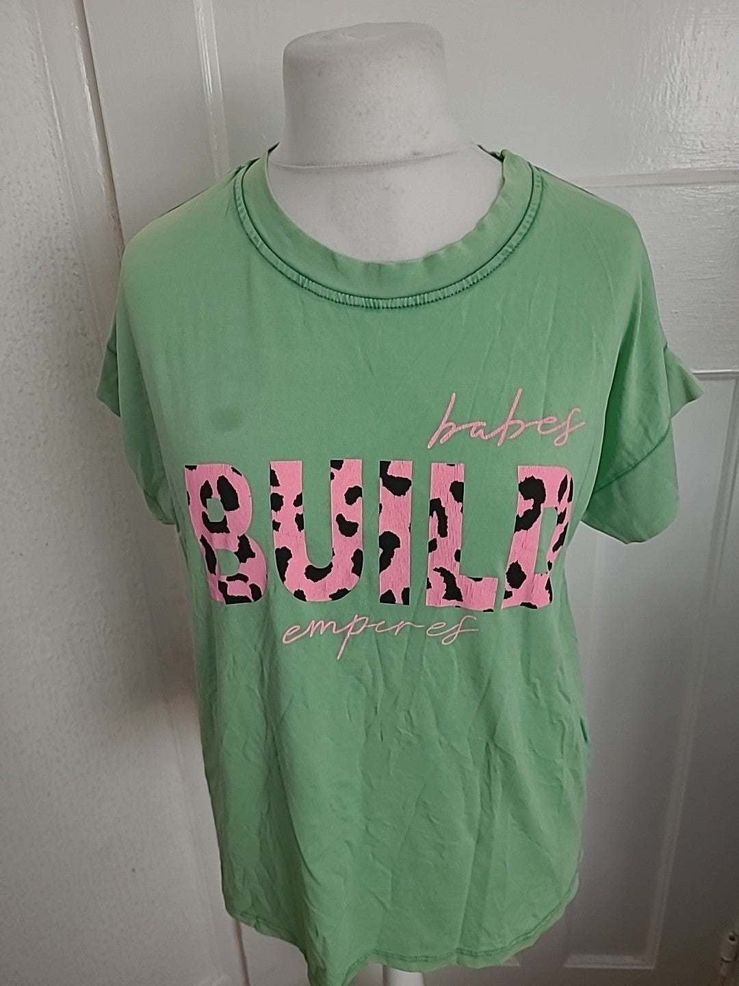 Ladies Size Large Green And Pink Print Short Sleeved Tshirt