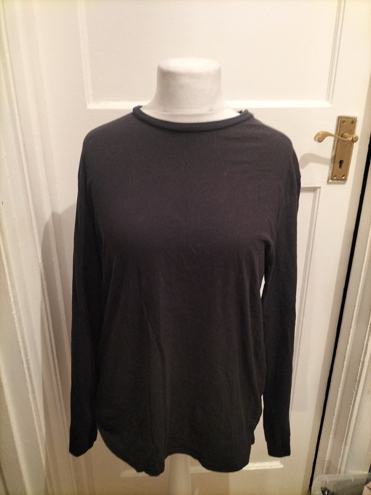 Mens Nutmeg Size L Black Long Sleeved Tshirt