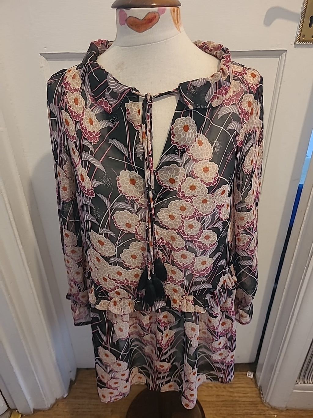 Ladies Asos Size 6 Black Peach Pink Floral Long Sleeved Blouse