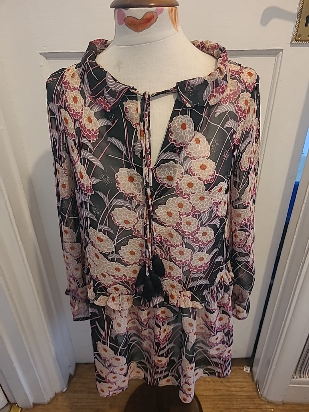 Ladies Asos Size 6 Black Peach Pink Floral Long Sleeved Blouse
