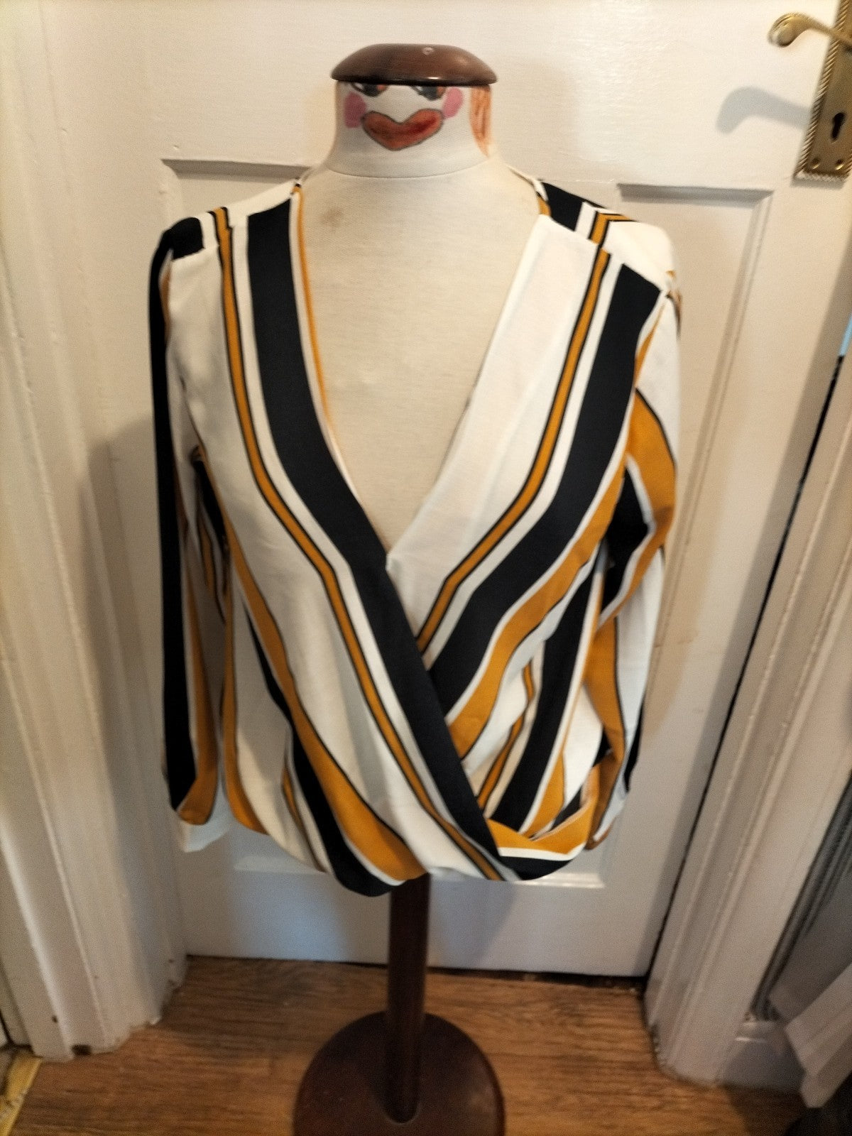 Ladies George Size 12 Orange With White And Black Pattern V Neck Blouse