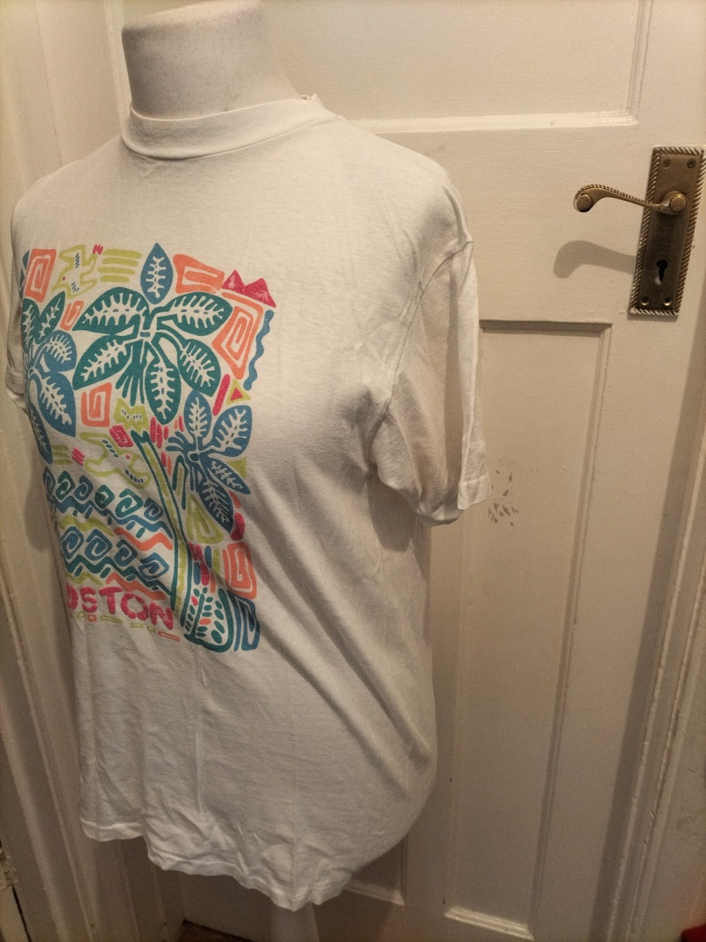 Ladies Hanes Size Large 100% Cotton Multi Print Short Sleeve T-shirt
