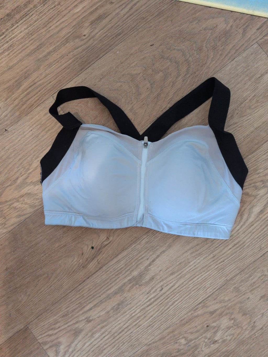 Marks And Spencer 34c Black And White Front Zip Bra Padded
