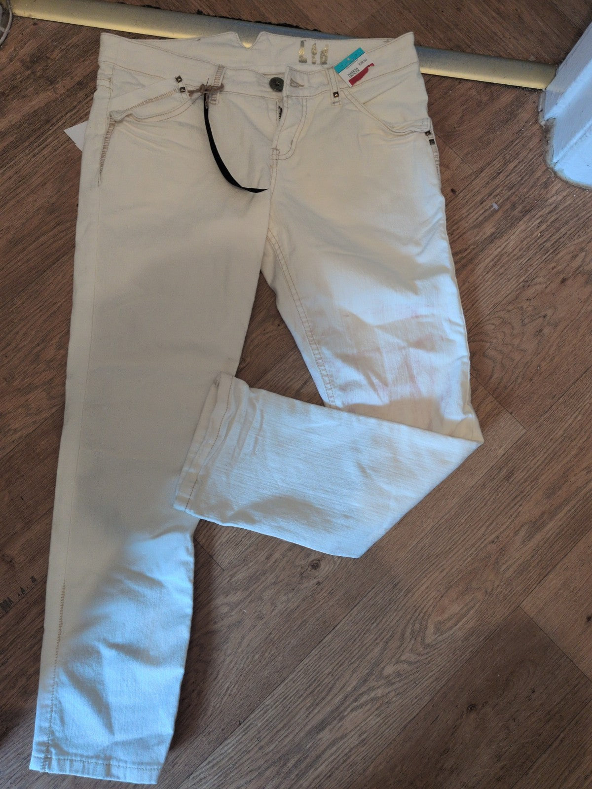 Brand New Ladies Marks And Spencer 14 Short Leg Ecru Colour Jeans RRP £29.50