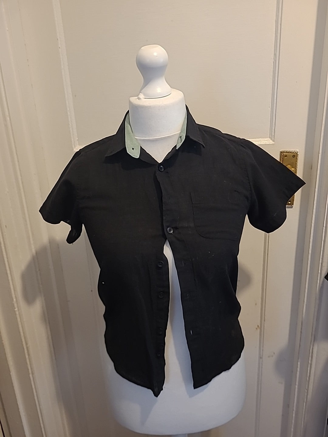 Ladies Saint-Patrick Size 10 Black Short Sleeved Buttoned Shirt