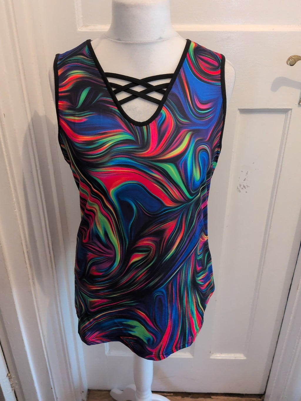 Ladies Sleeveless Top Multicoloured V Neck Size Large[12-14] Free Delivery