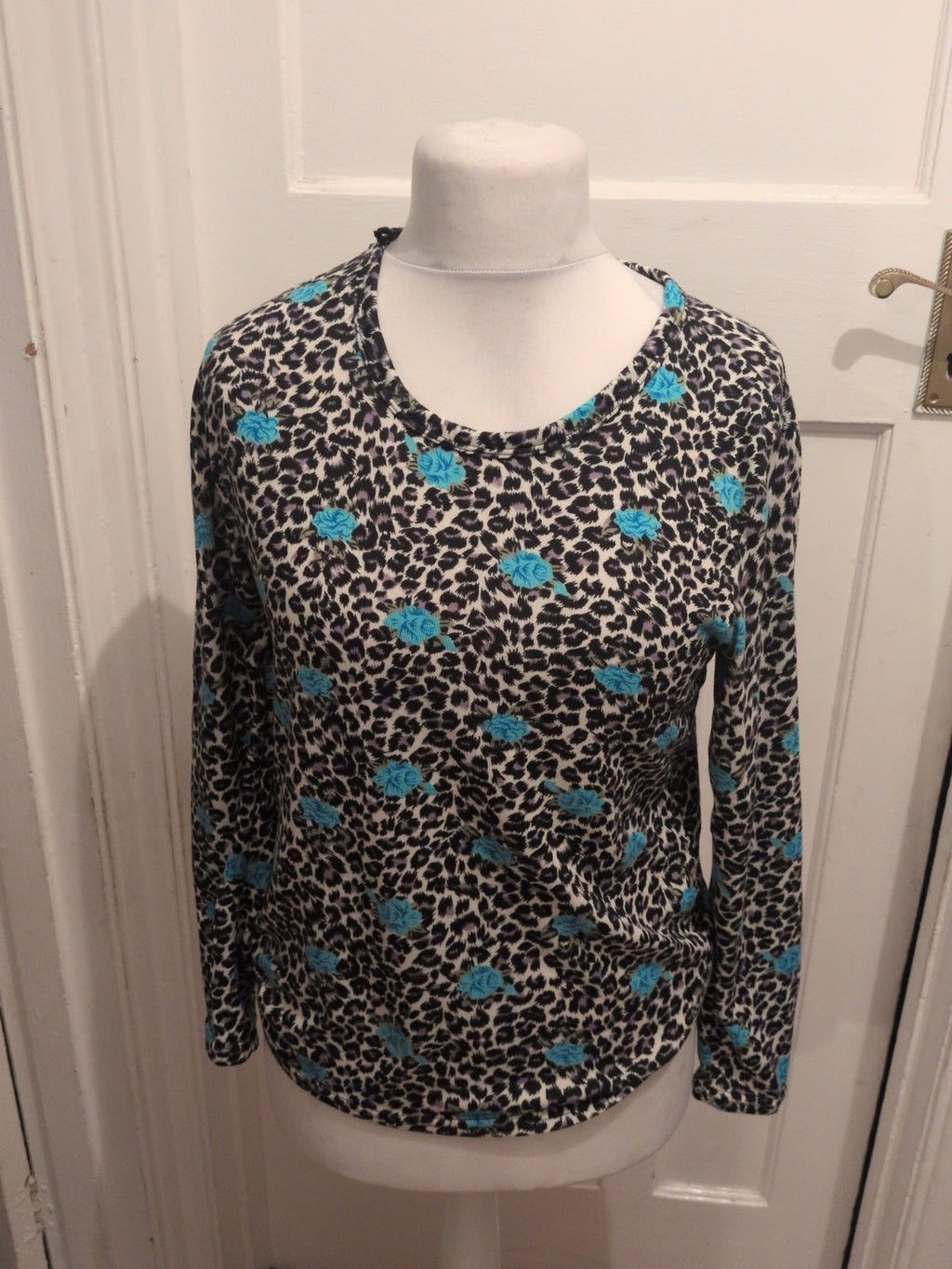 Ladies Blue Fashion Size M/L Black And Blue Flower Long Sleeve Lightweight...