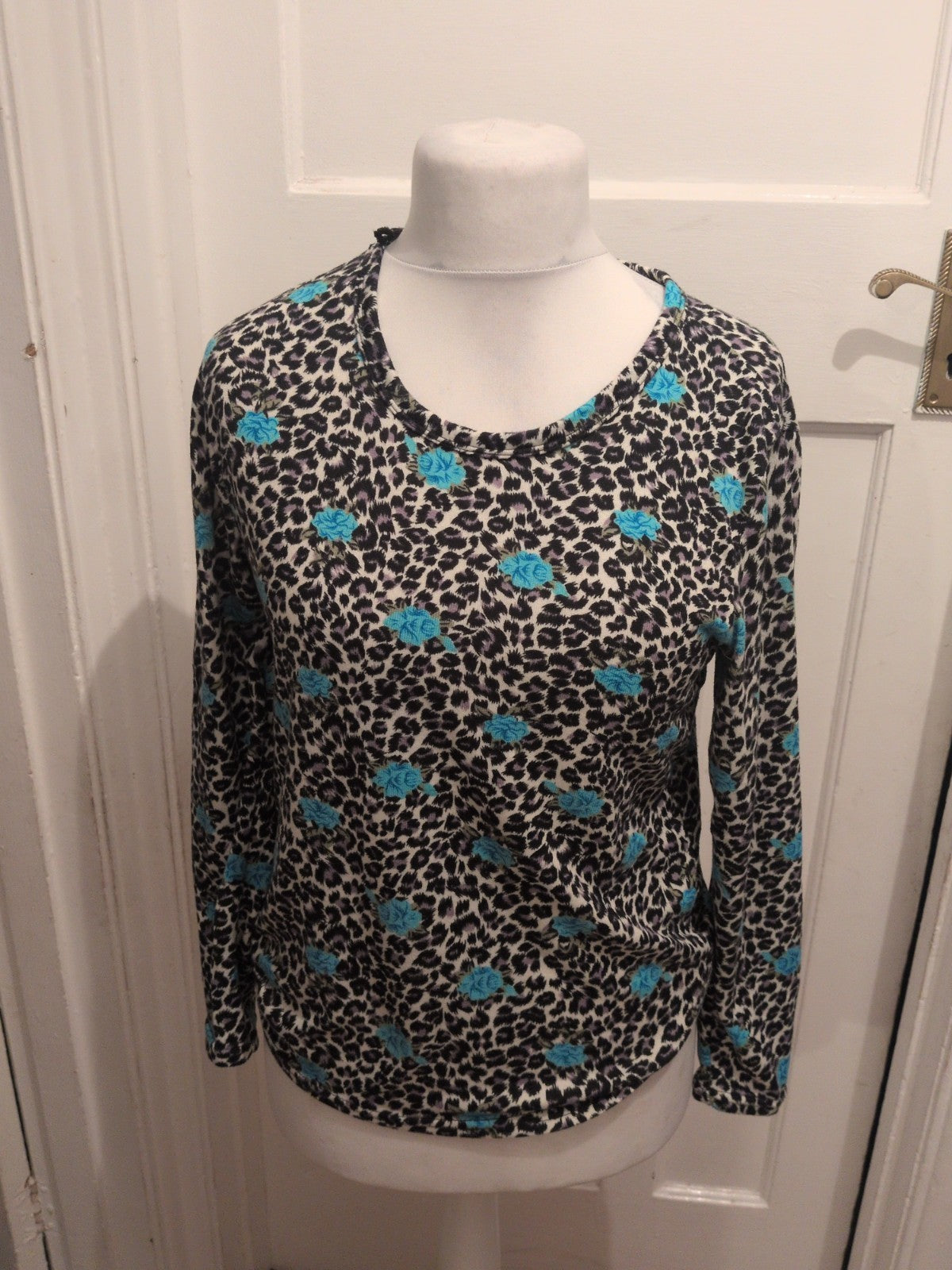 Ladies Blue Fashion Size M/L Black And Blue Flower Long Sleeve Lightweight...