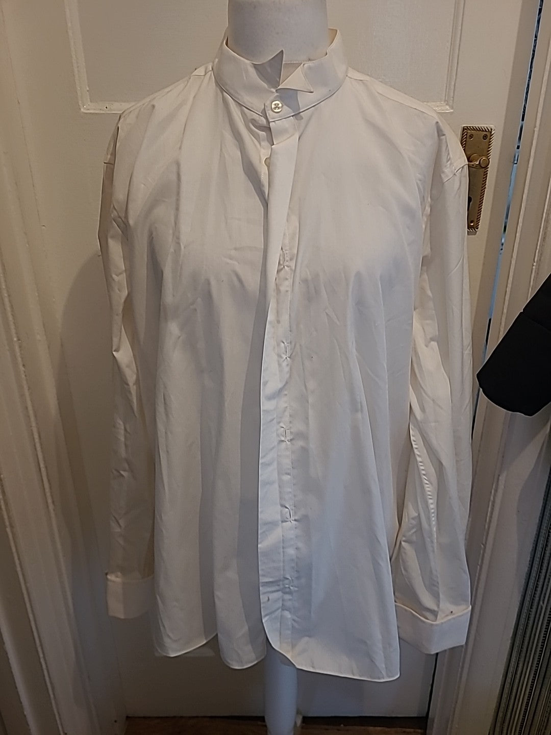 Mens Taylor&Wright Size 18" White Long Sleeved Shirt