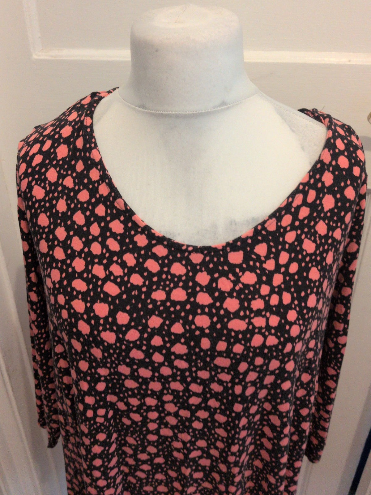 Capsule 20 Pink And Black Long Sleeve Knee Length Dress
