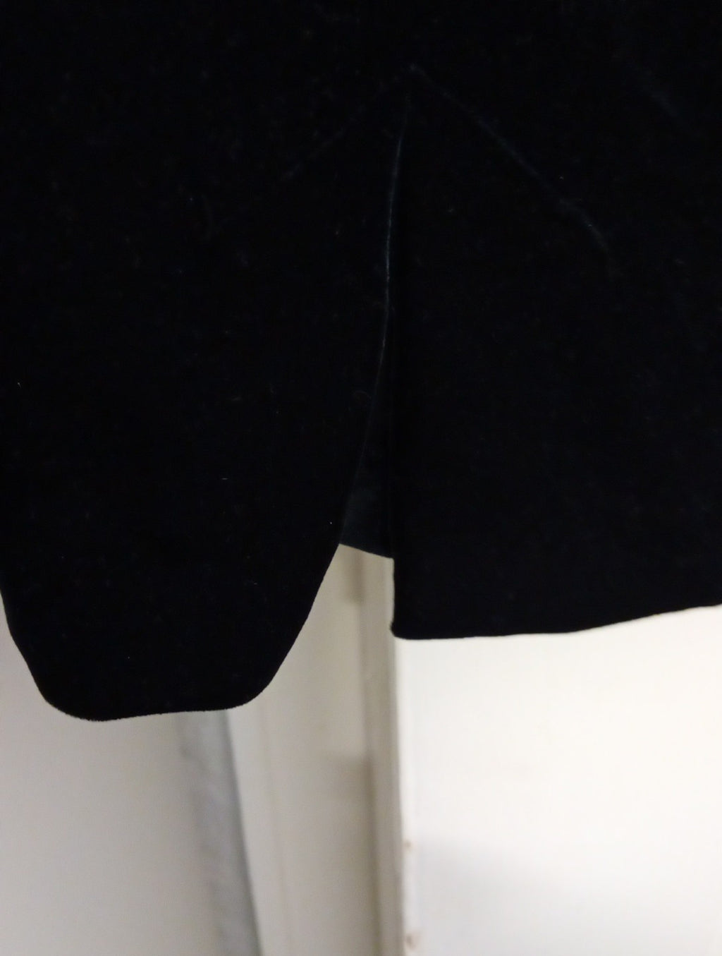 Ladies St Michaels Black Velvet Skirt Size 14