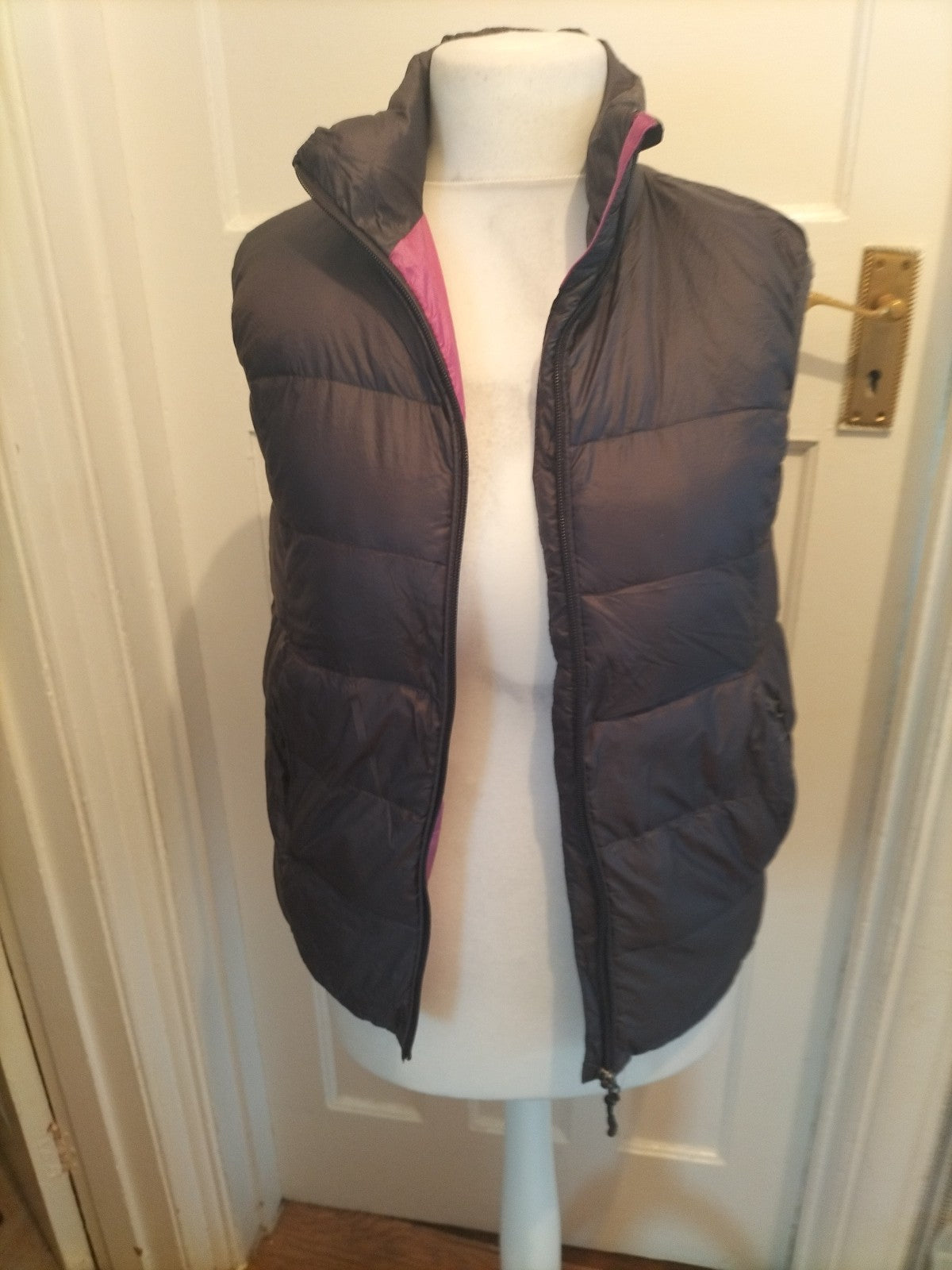 Ladies Crane Size Small Black Zipped Puffer