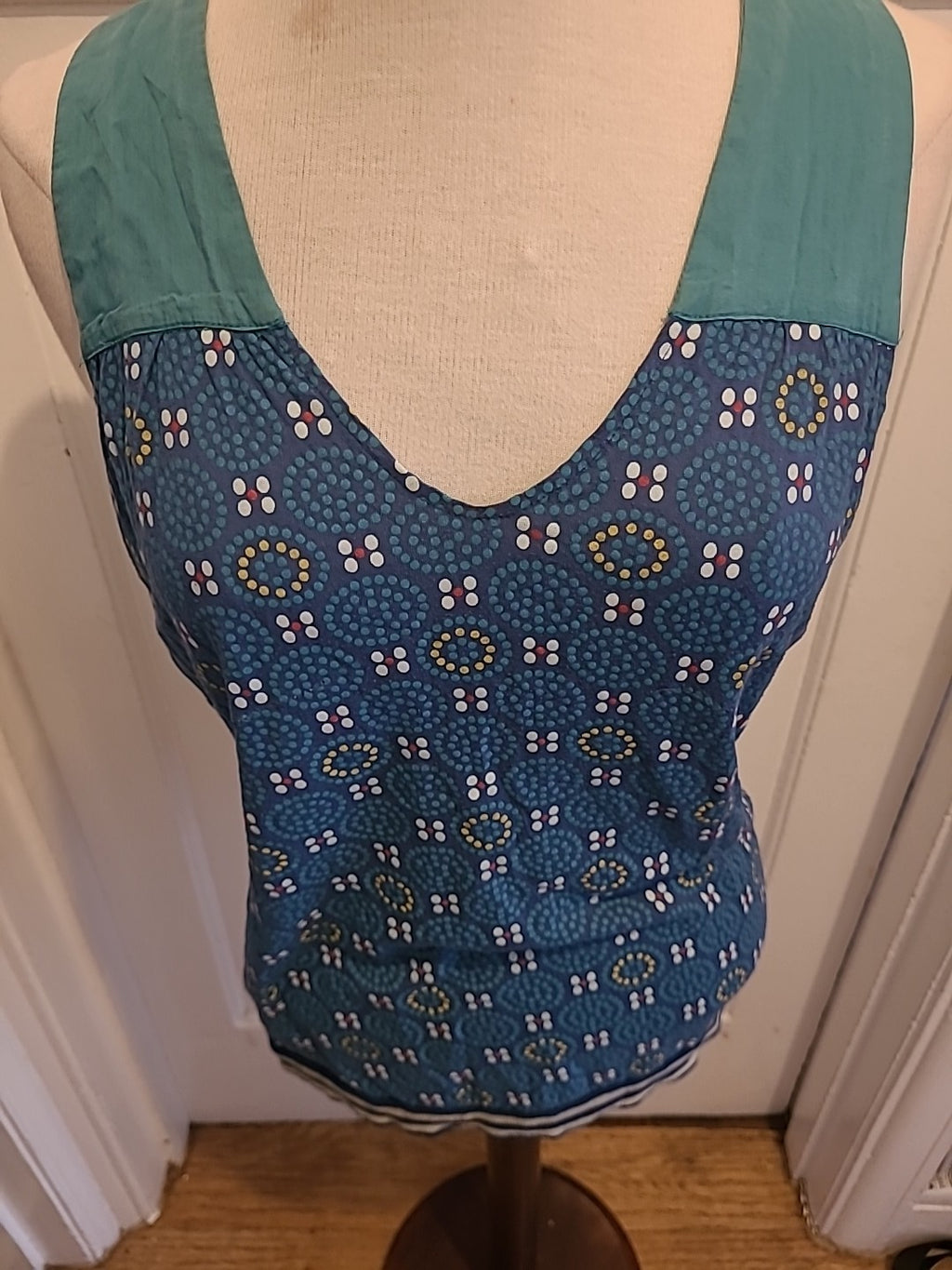 Ladies St-Martins Size Large Multi Sleeveless Blouse
