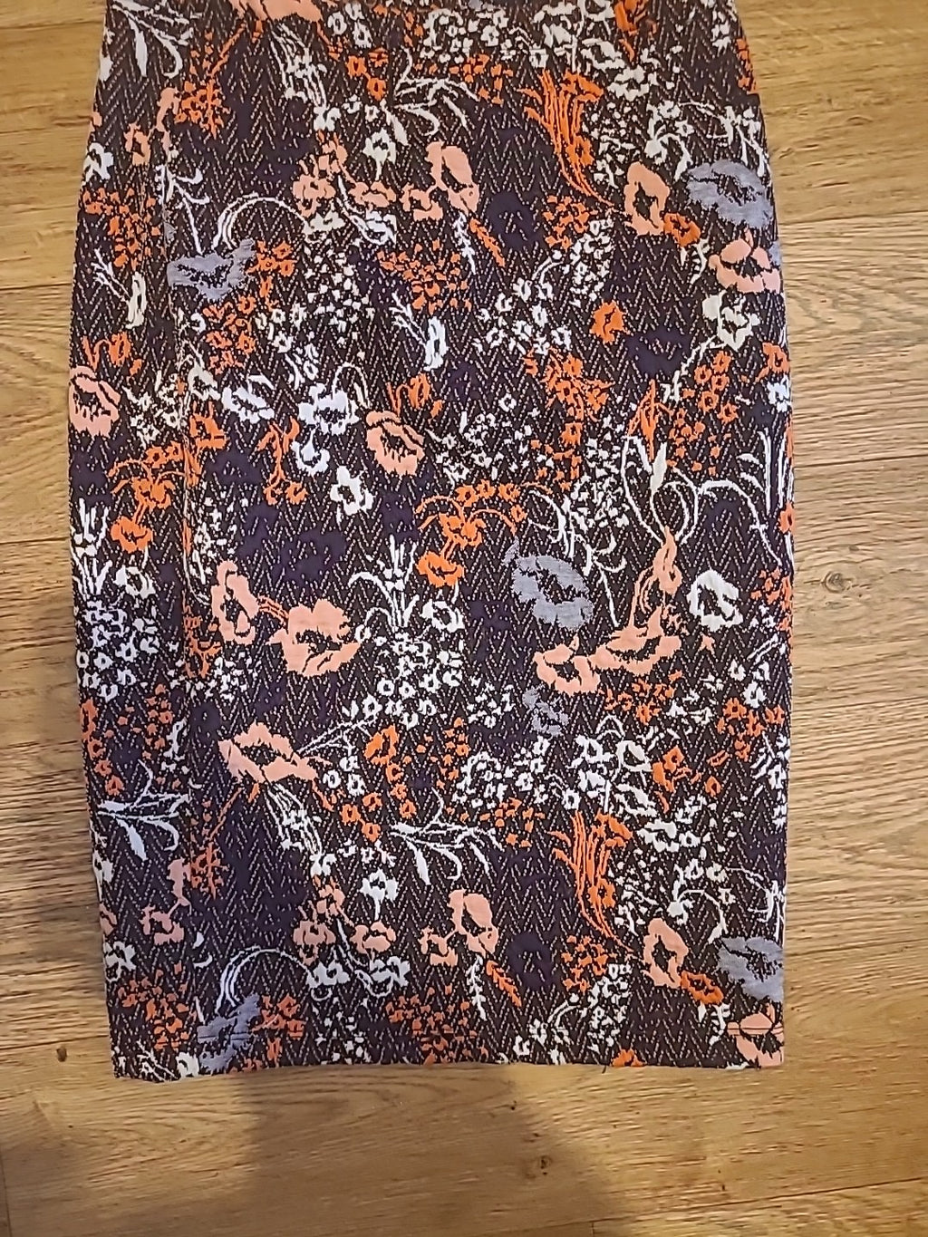Ladies Tu Size 8 Orange Floral Elasticated Pencil Skirt