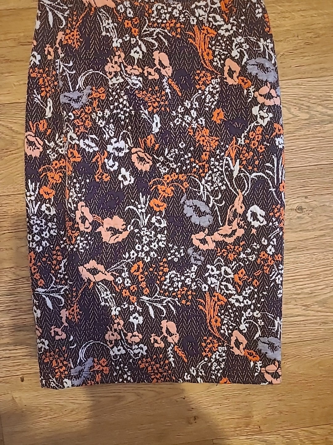 Ladies Tu Size 8 Orange Floral Elasticated Pencil Skirt