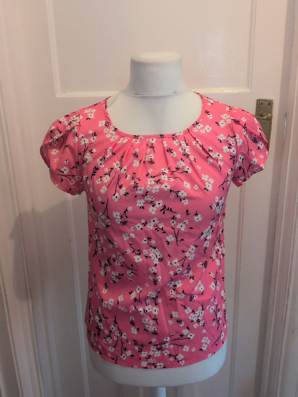 Ladies Shein Size Small Hot Pink Short Sleeved Floral Blouse