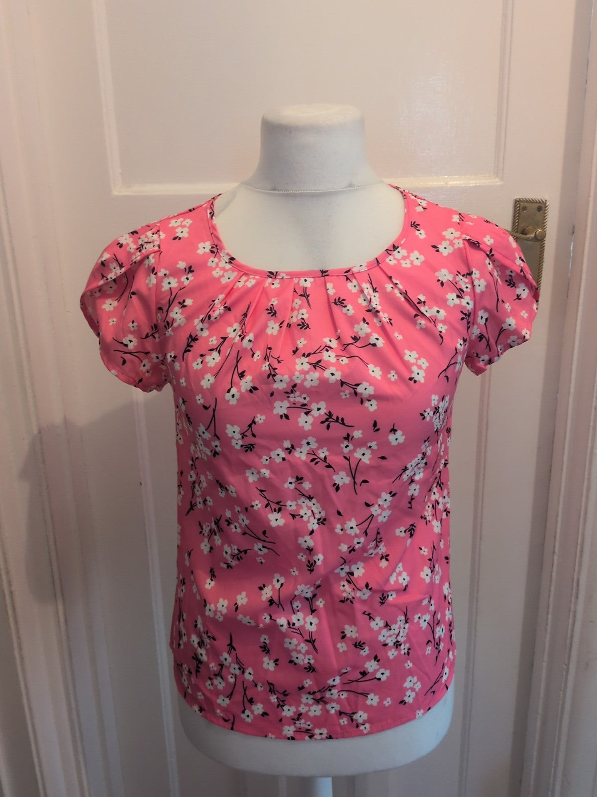 Ladies Shein Size Small Hot Pink Short Sleeved Floral Blouse