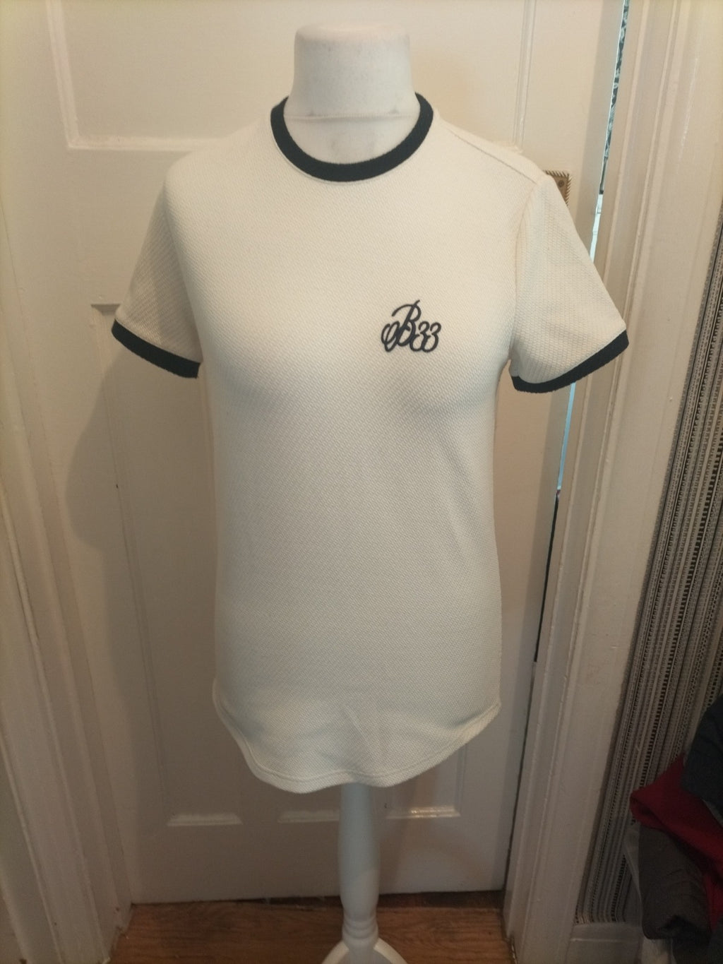 Mens Bee Inspired Size XS Ivory Short Sleeved Tshirt