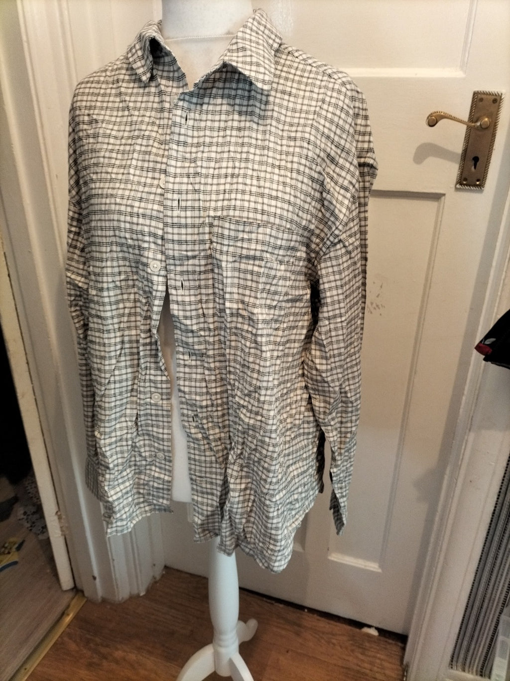 Mens H&M Size L Grey And White Loose Fit Long Sleeved Shirt