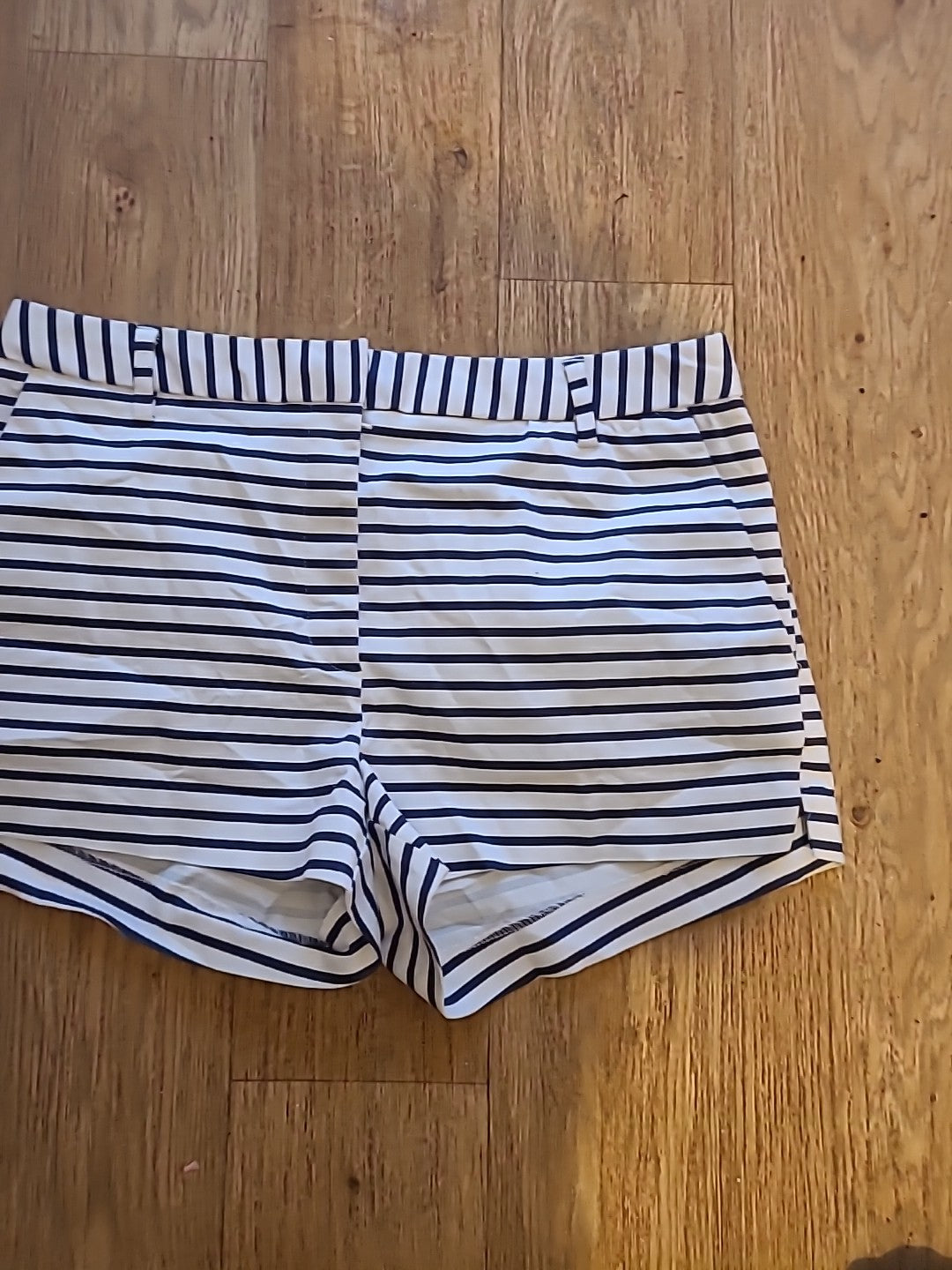 Ladies H&M Size 16-18 Navy Striped Shorts
