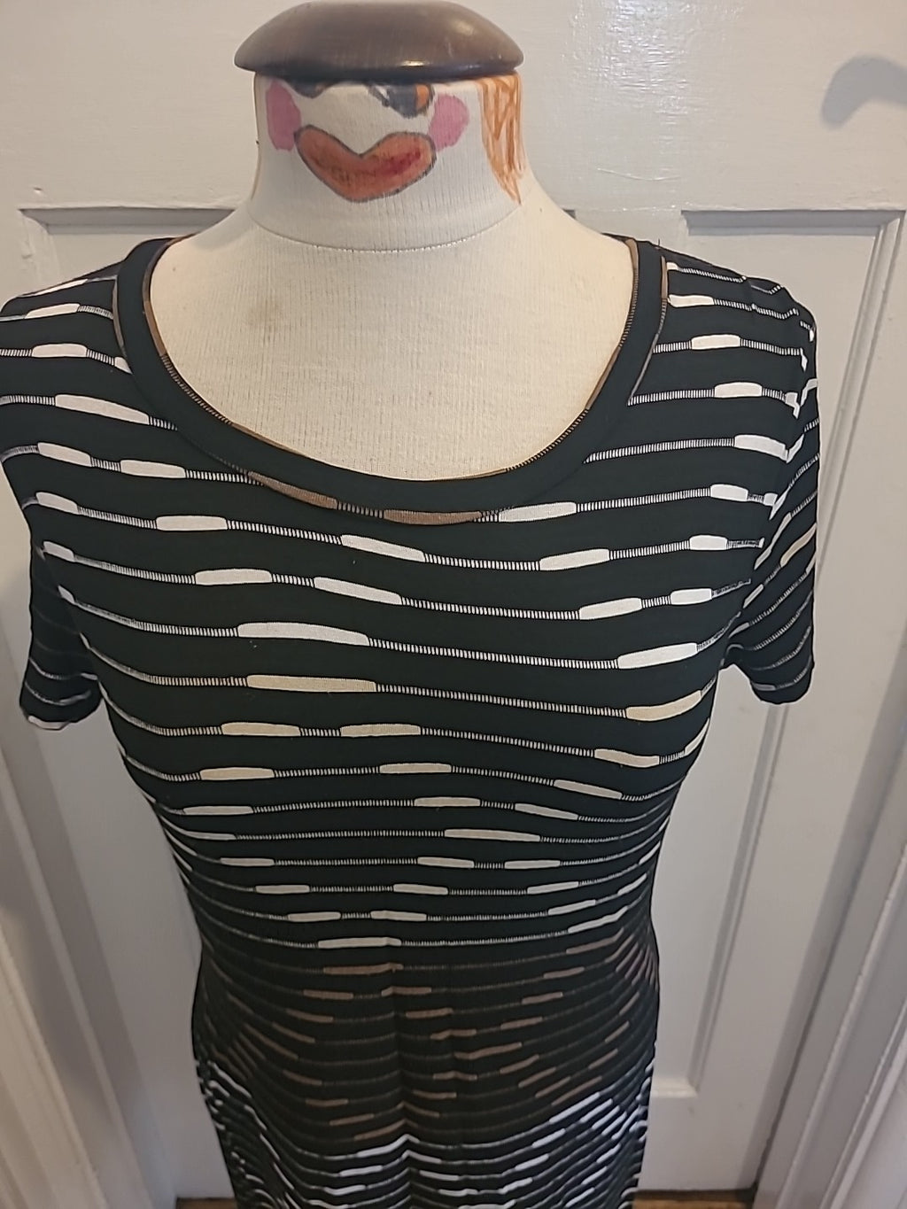 Ladies Elisabetta Villa Size Medium Black White Brown Striped Short Sleeved...