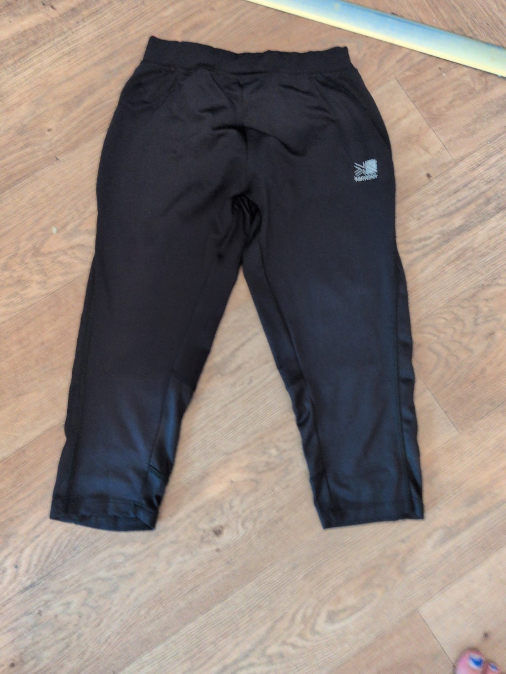 Karrimor Run 10 Black And Hot Pink Cropped Leggings