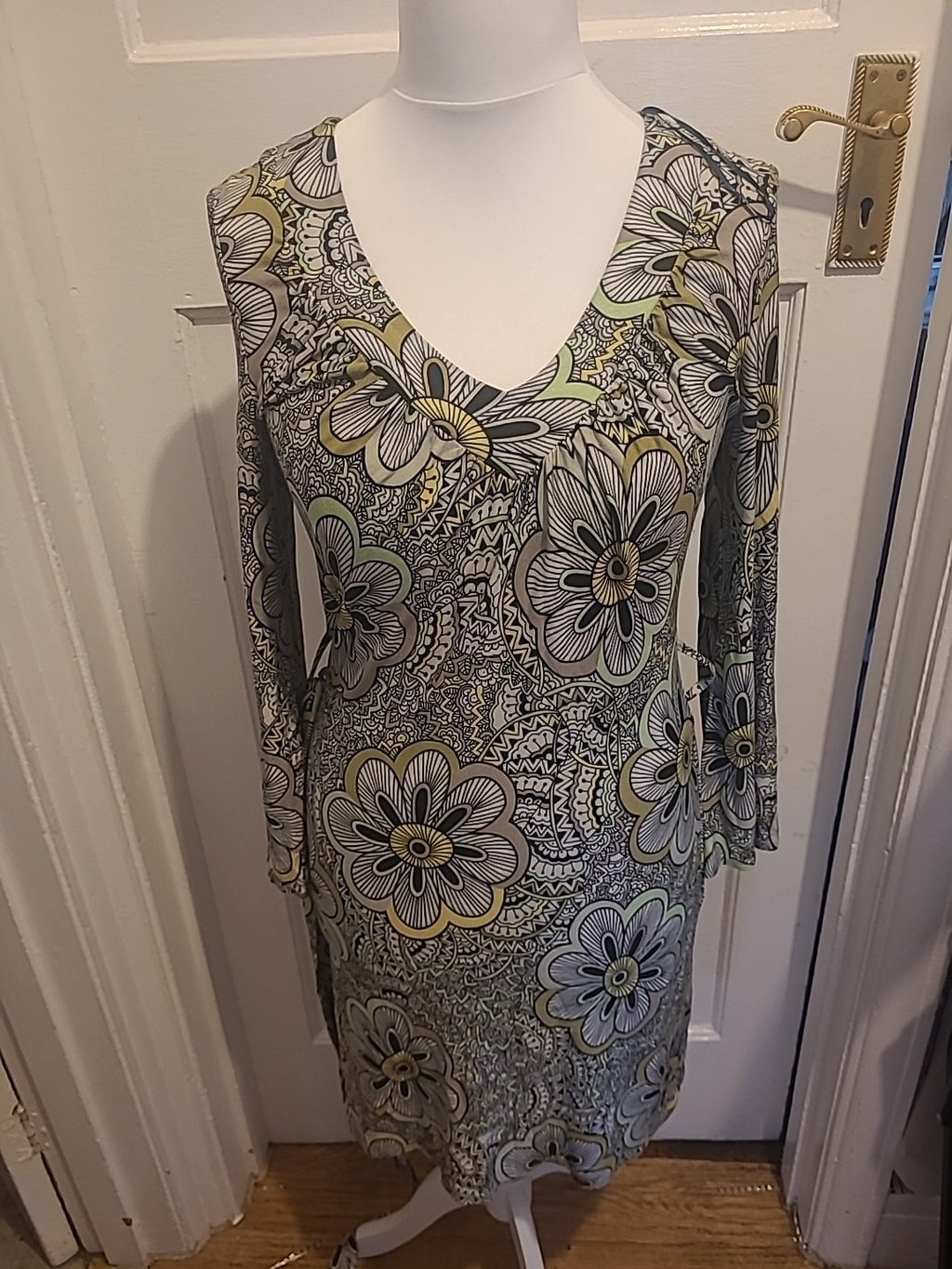 Ladies Merlot Size 14 Grey Green Long Sleeve Dress