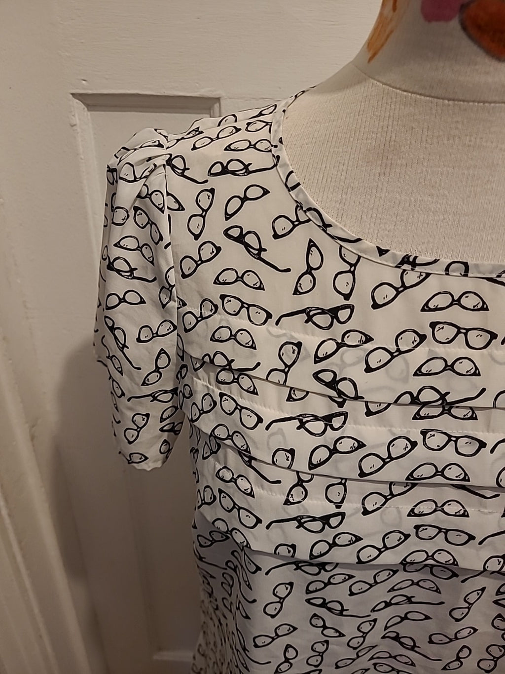 Ladies Marks And Spencer Size 14 Ivory Black "Glasses" Short Sleeved Blouse