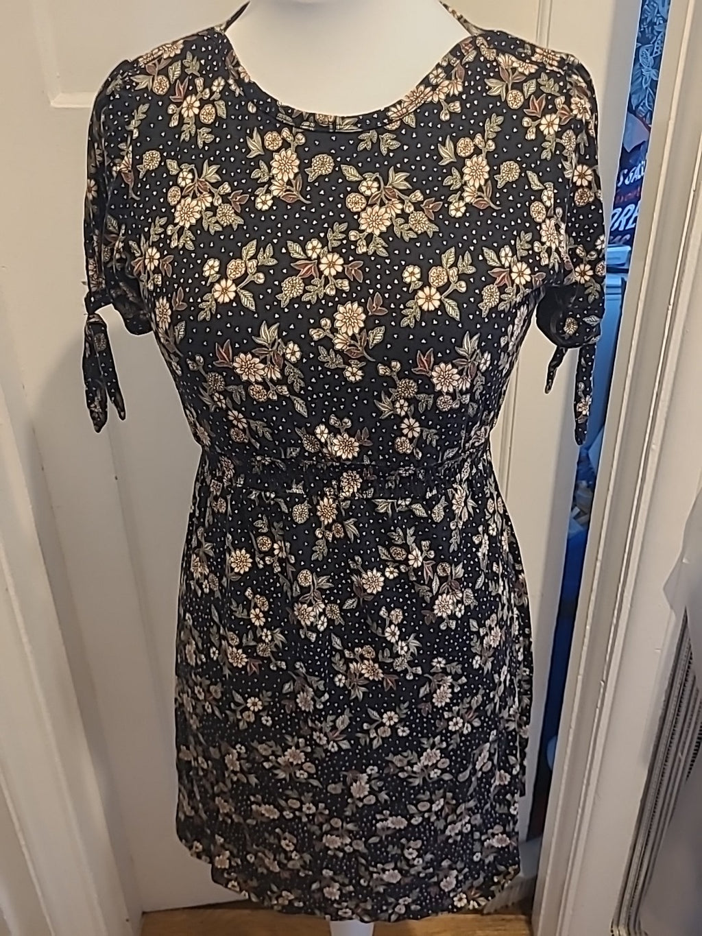 Ladies Red Herring Maternity Size 12 Black Floral Short Sleeved Dress