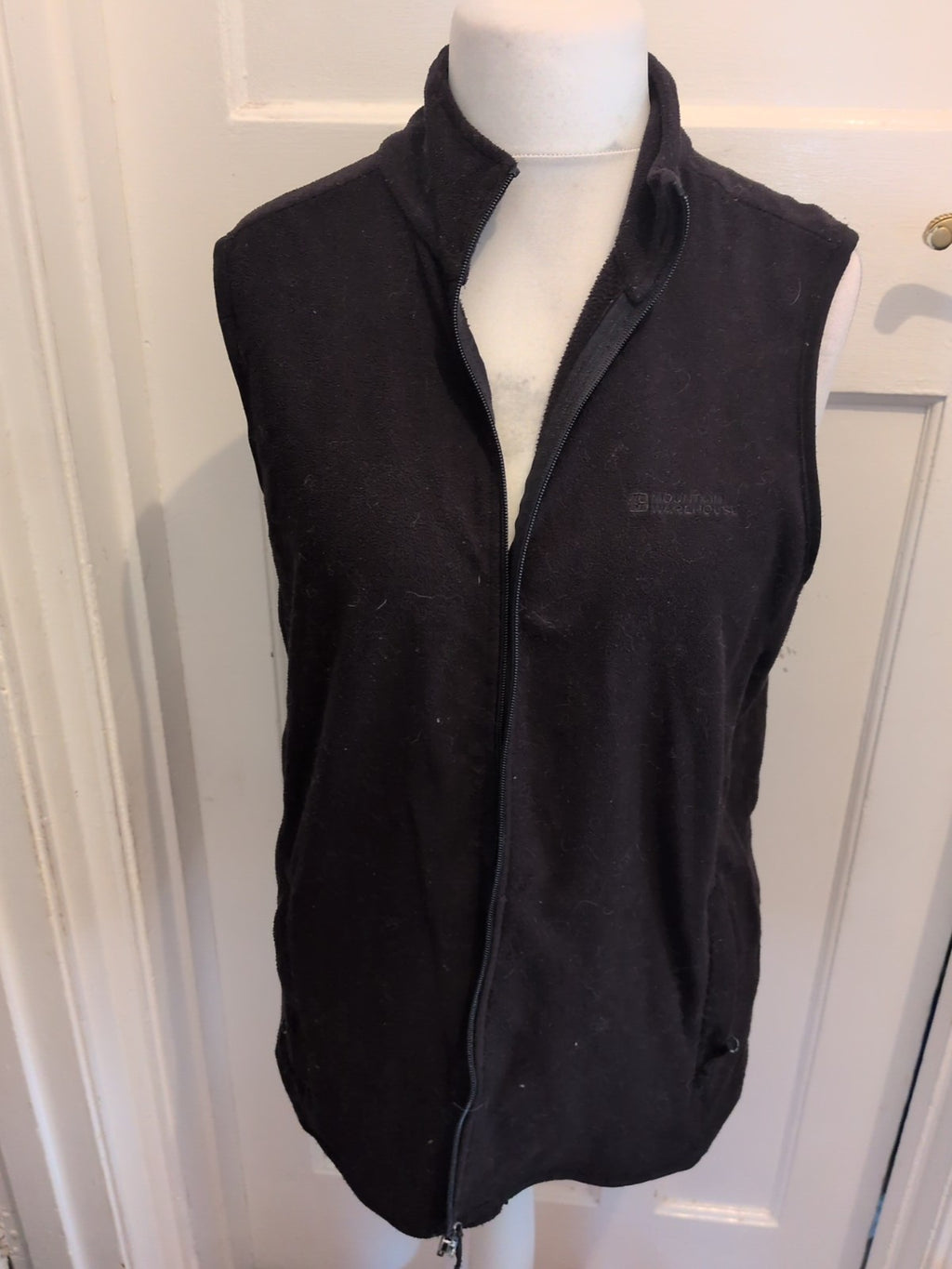 Mountain Warehouse Large Black Sleeveless Zip Through Jacket