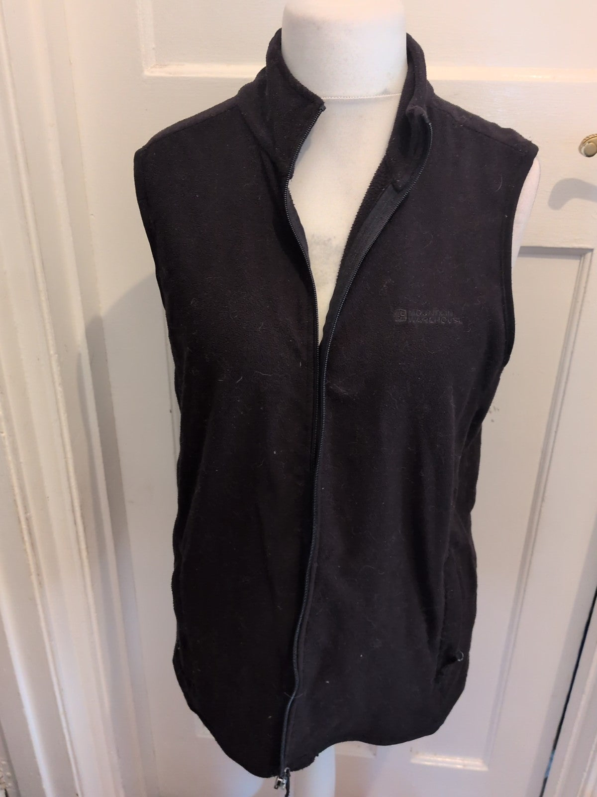 Mountain Warehouse Large Black Sleeveless Zip Through Jacket
