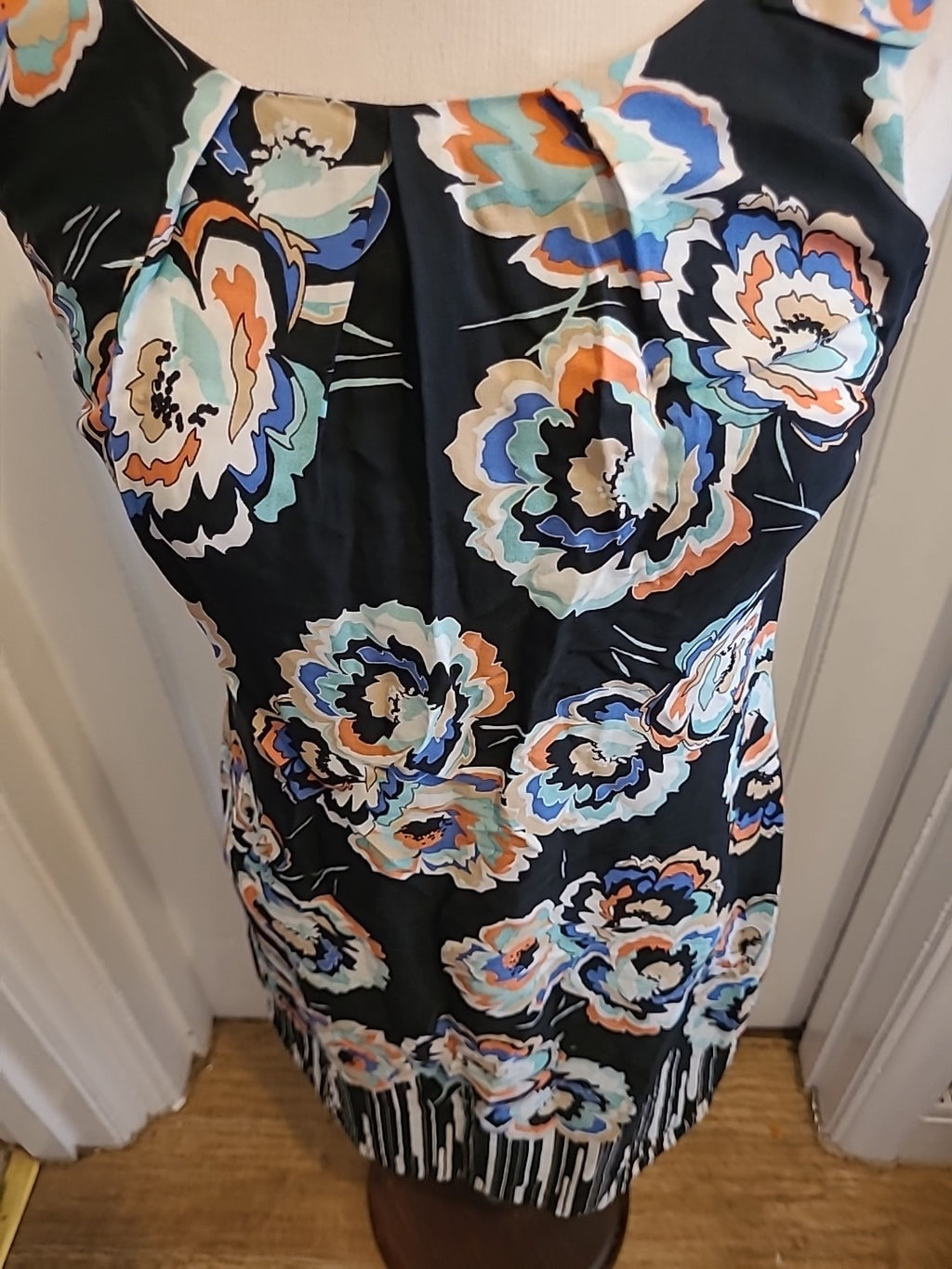 Ladies Dorothy Perkins Size 8 Black Floral Sleeveless Dress