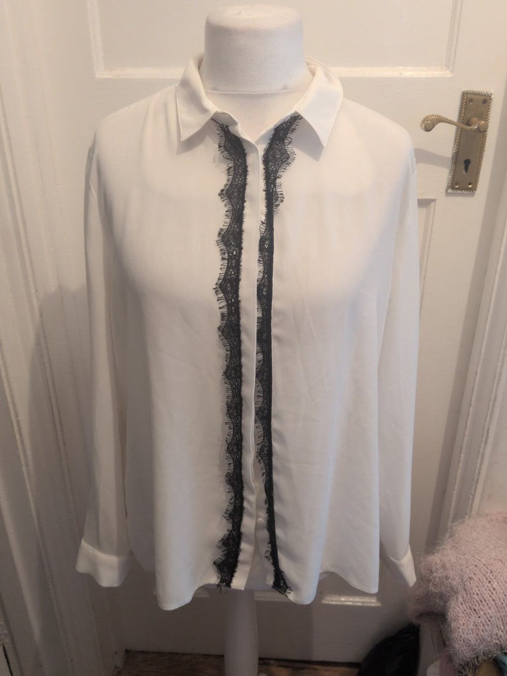 Dorothy Perkins 18 Ivory And Black Long Sleeved Buttoned Blouse