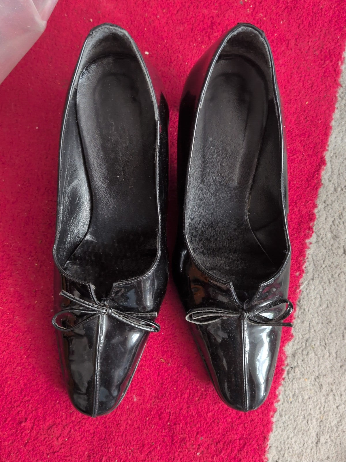 EU 36 Black Leather Heeled Close Toe Shoes