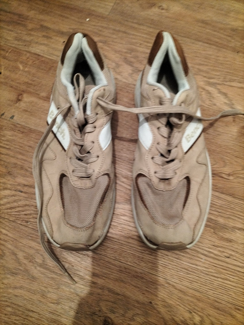 Mens Bench Size Uk 9 Beige Trainers