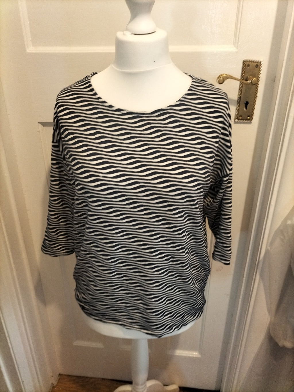 Ladies Tu Size 14 Navy And White Striped 3/4 Sleeved Tshirt