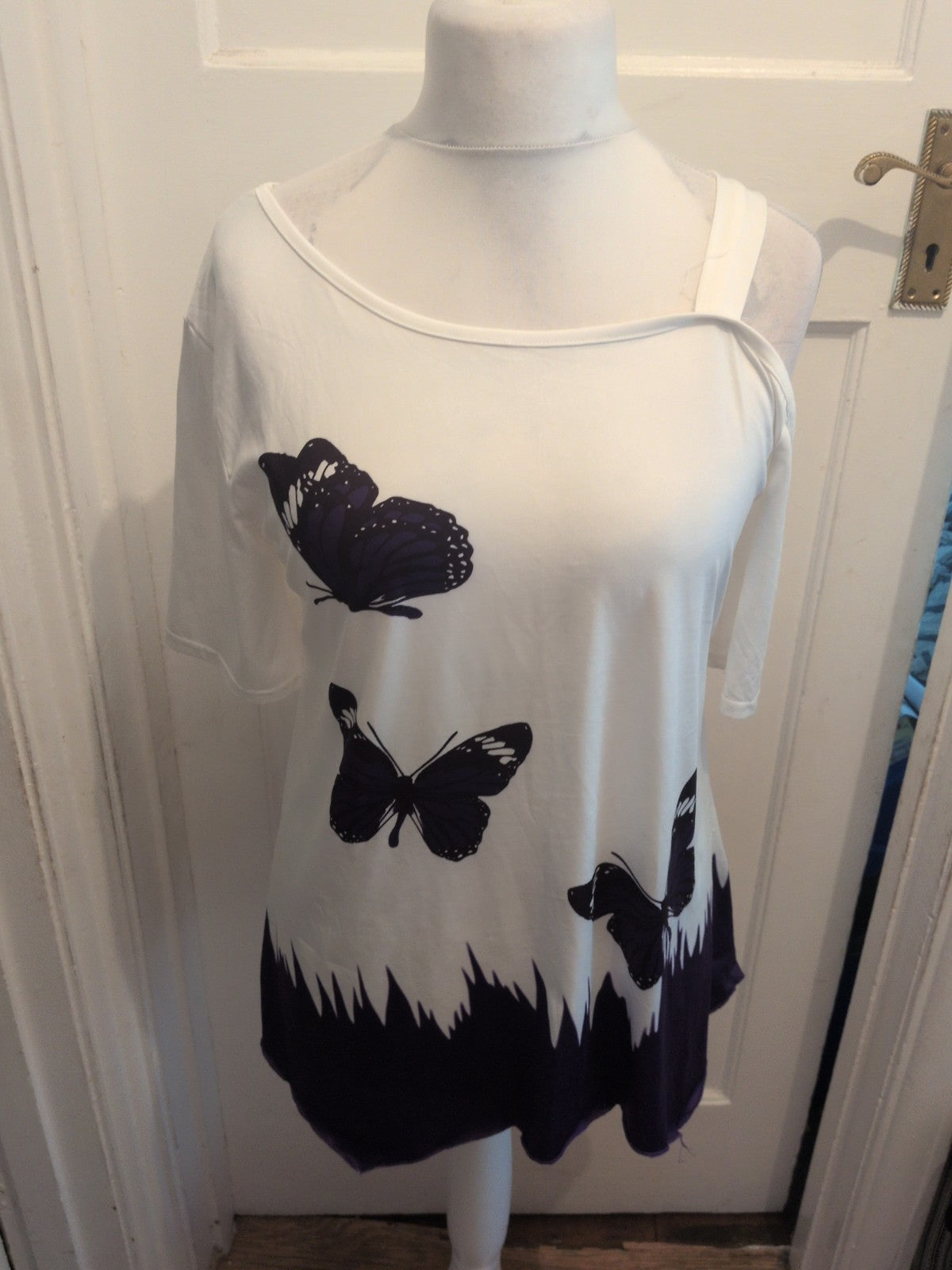 Ladies Shein XL White With Purple Butterfly Short Sleeve T-shirt