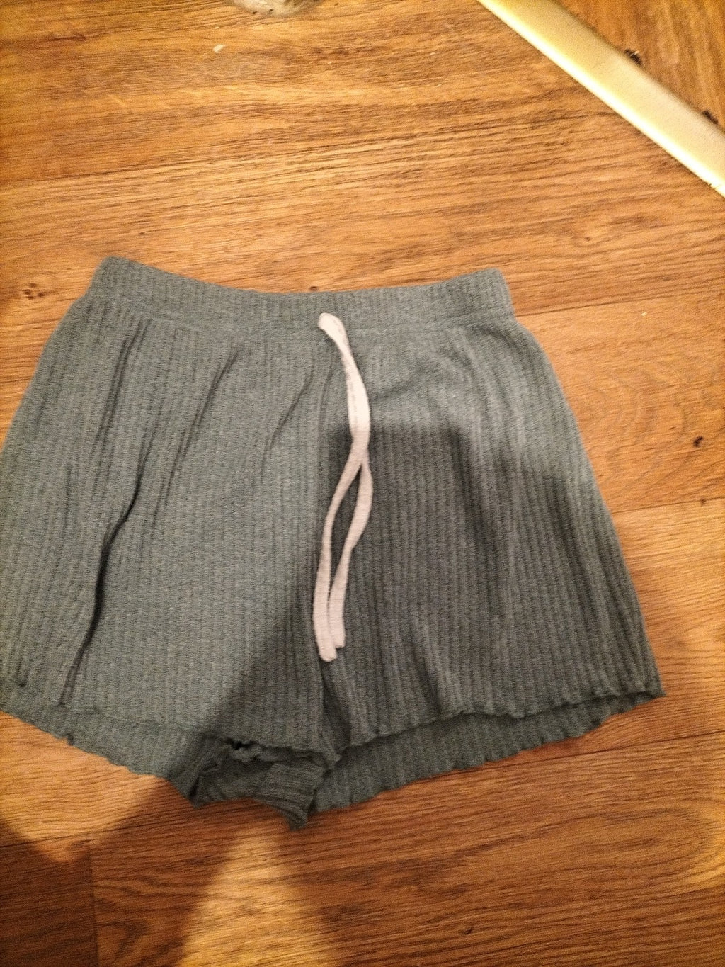 Ladies Size Small Sage Elasticated Shorts