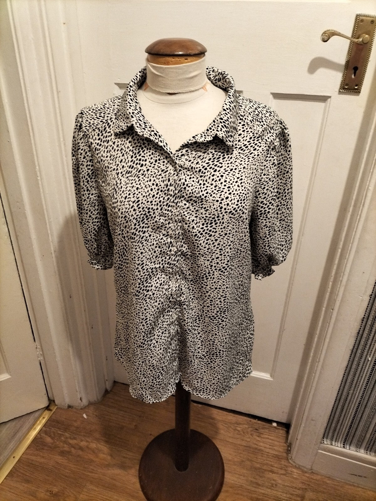 Ladies Ax Paris Size 10 Spotted Mid Sleeved Blouse